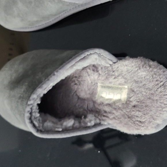 Mens UGG slippers size 8 - Picture 4 of 4